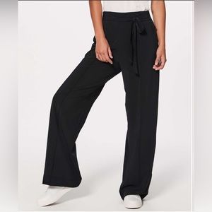 Lululemon Noir Pant